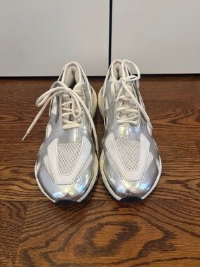 Stella McCartney Ultraboost 22 Sneakers